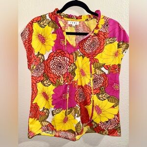 THML Vibrant Floral Short‎ sleeve Blouse - Size Medium